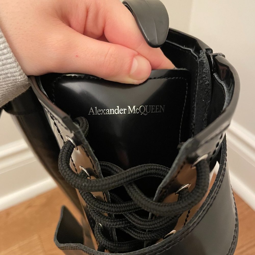 New Authentic ALEXANDER MCQUEEN Tread Slick Lace-Up Tall Boots - Picture 12 of 16
